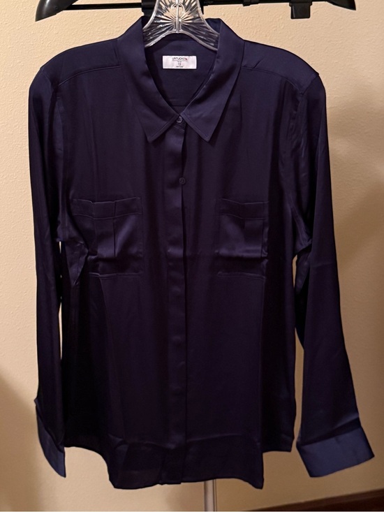 UNTUCKit Tops - Untuckit Women’s Navy 100% Polyester Button-Up Blouse, NWT
